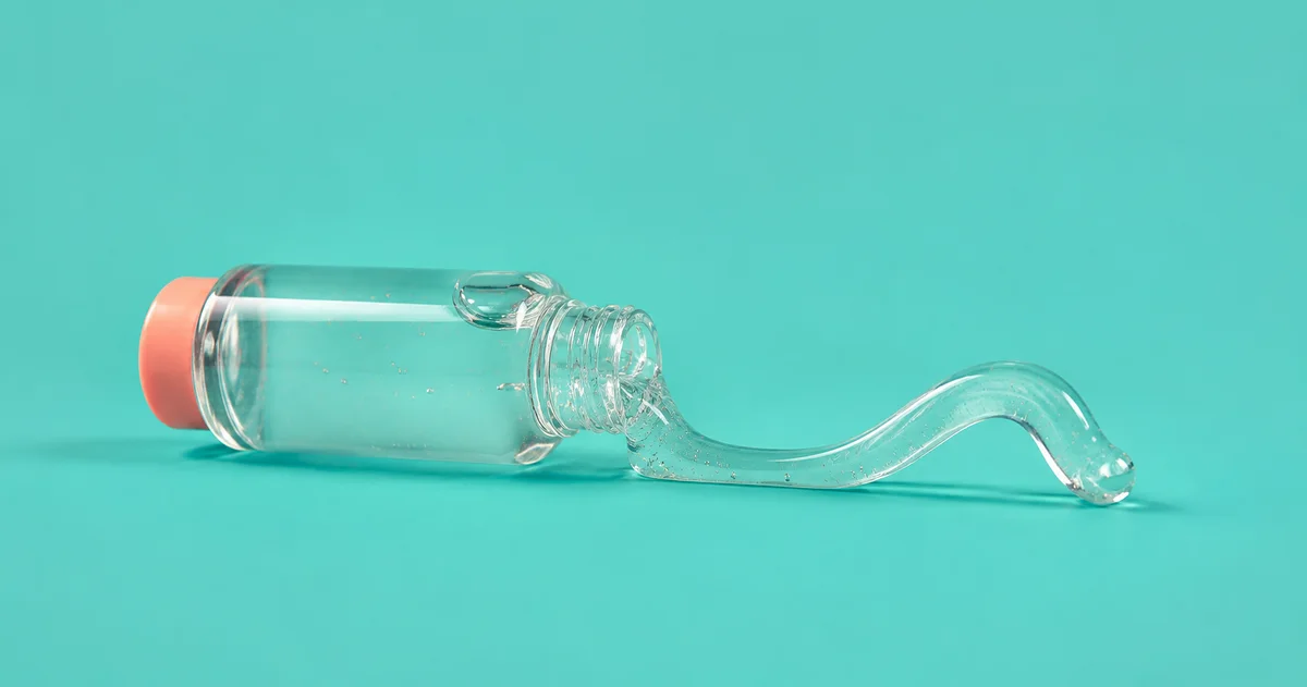 Flacon de lubrifiant et ruban de gel transparent dans une composition de studio